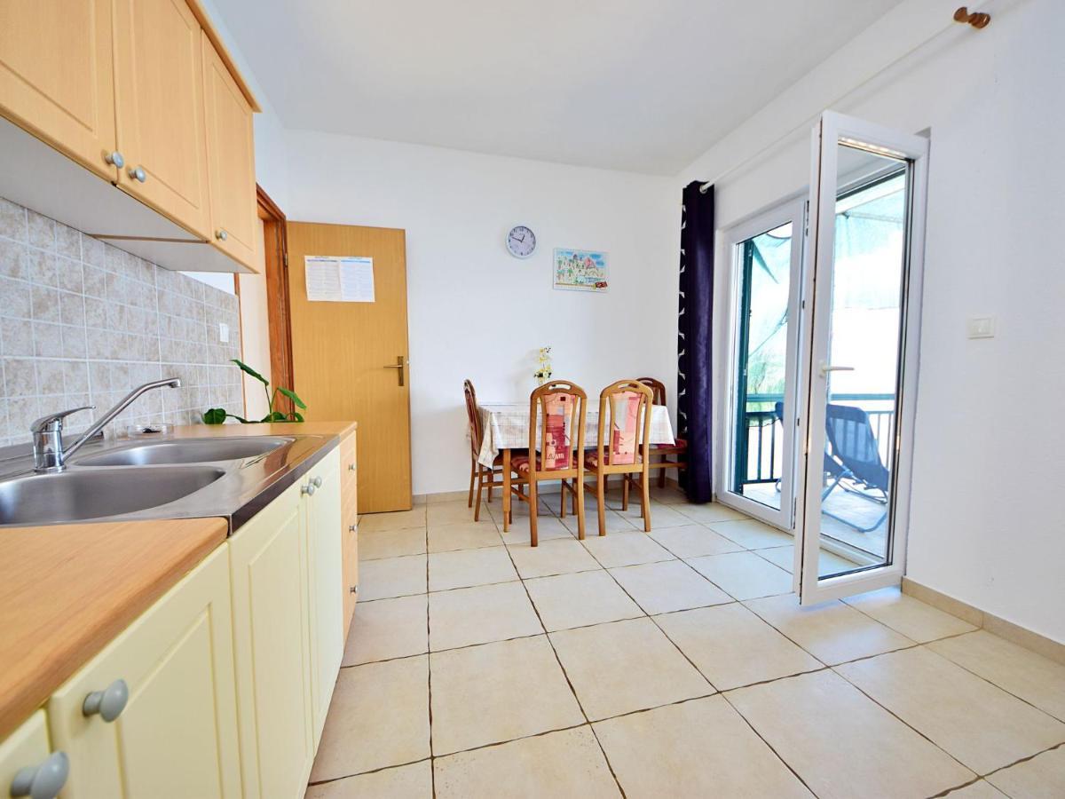 Holiday Home Tina - Hvr501 By Interhome Gdinj Eksteriør billede